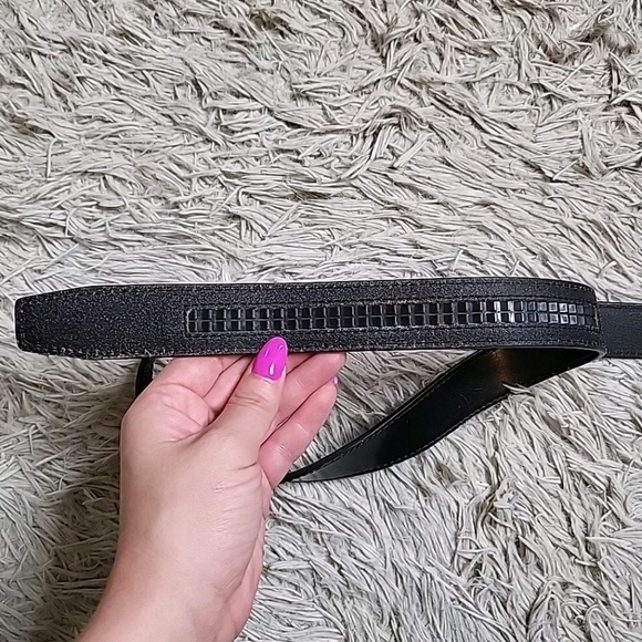 *SOLD* SlideBelts Belt Black - Used. ✨️💫 - Picture 6 of 8